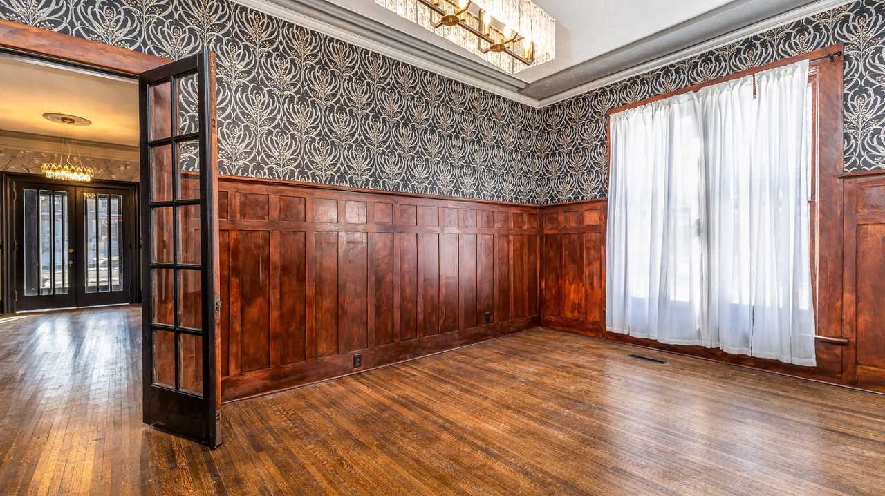 718 W Stephenson St Ofc 2 - Photo 2 of 15