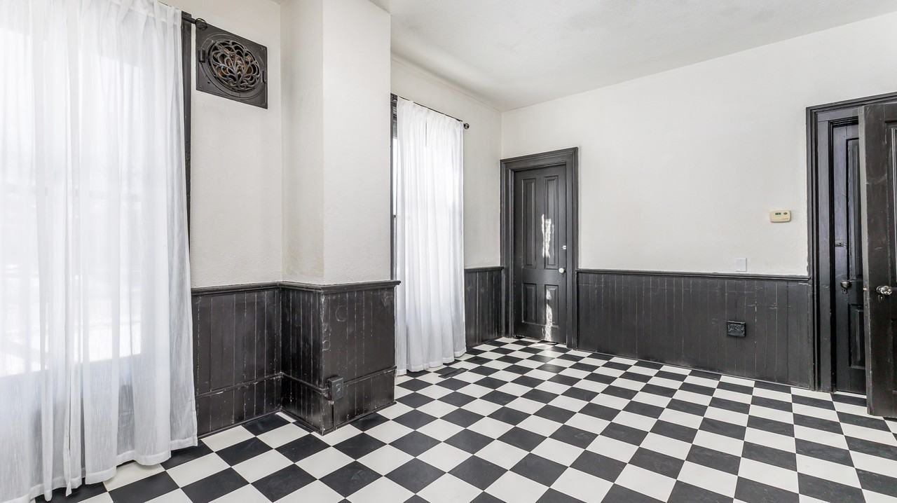 718 W Stephenson St Ofc 2 - Photo 7 of 15