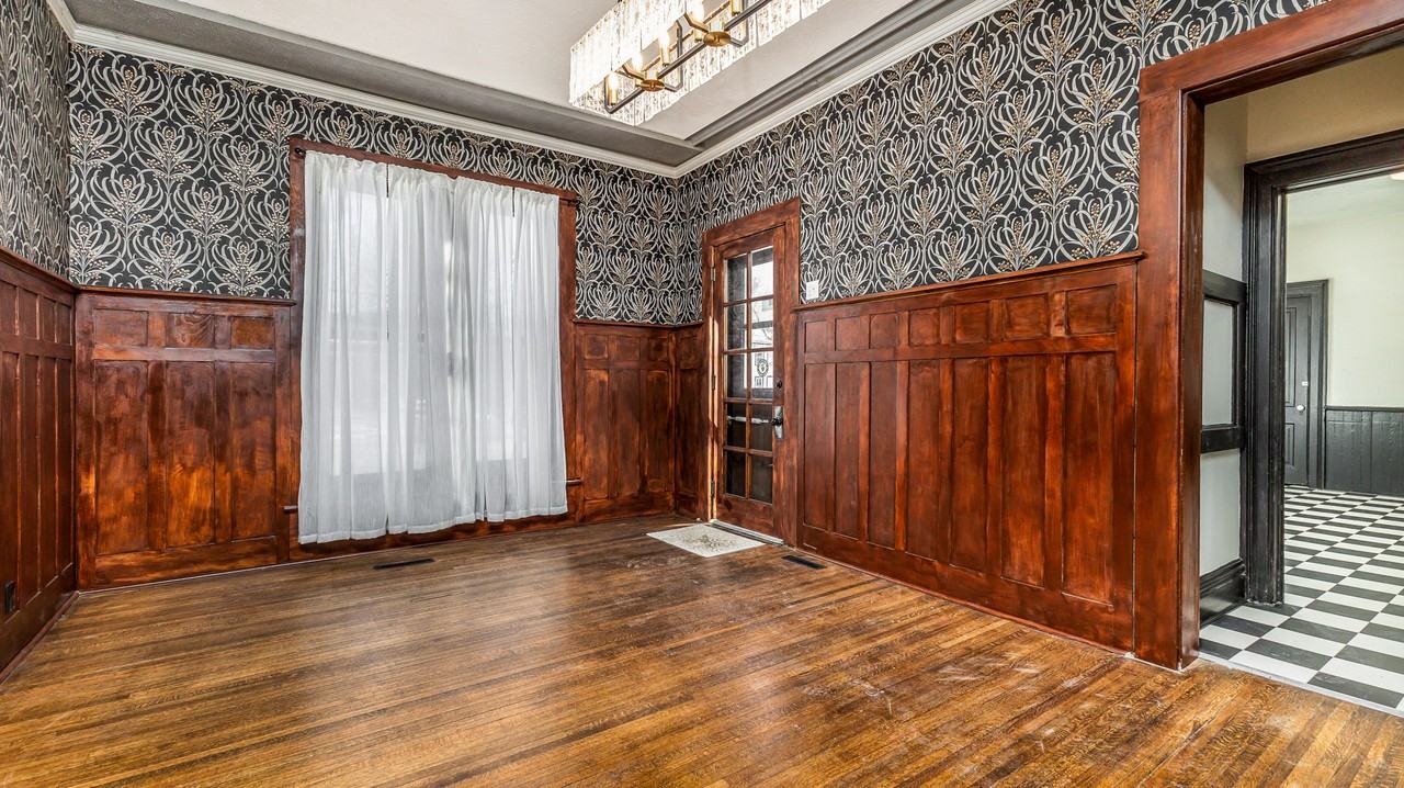 718 W Stephenson St Ofc 3 - Photo 3 of 13