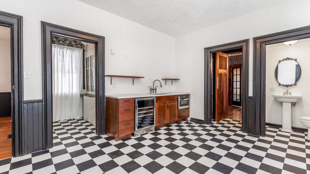 718 W Stephenson St Ofc 3 - Photo 7 of 13