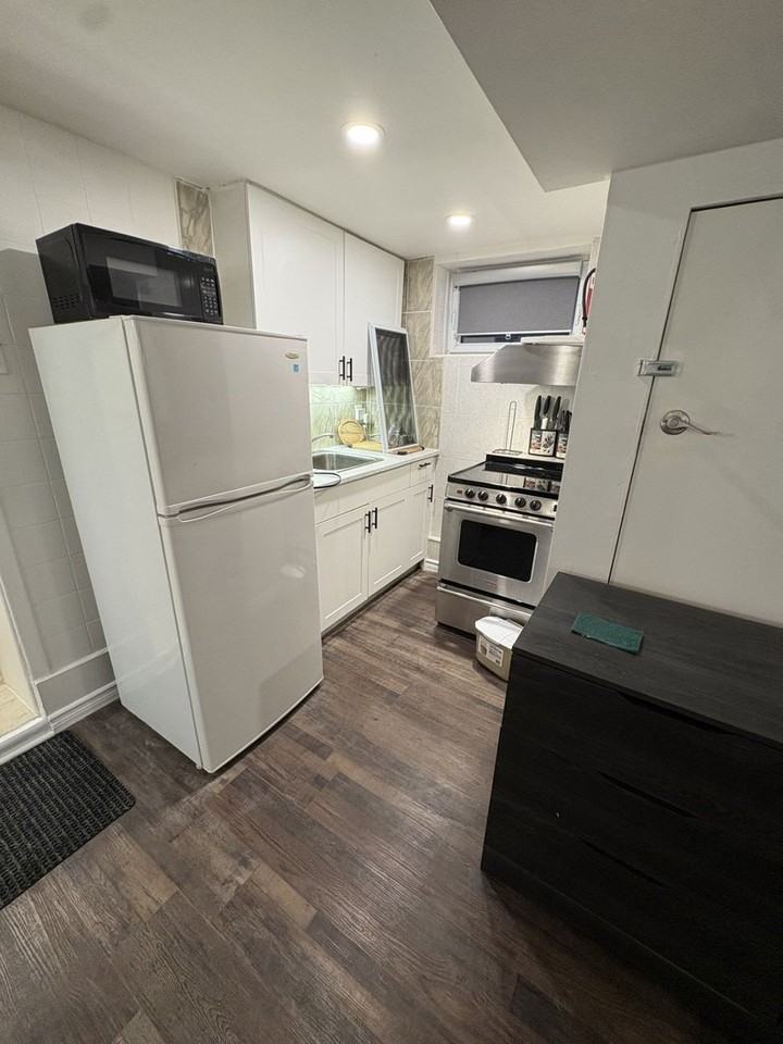 20 Marion St - Photo 2 of 13