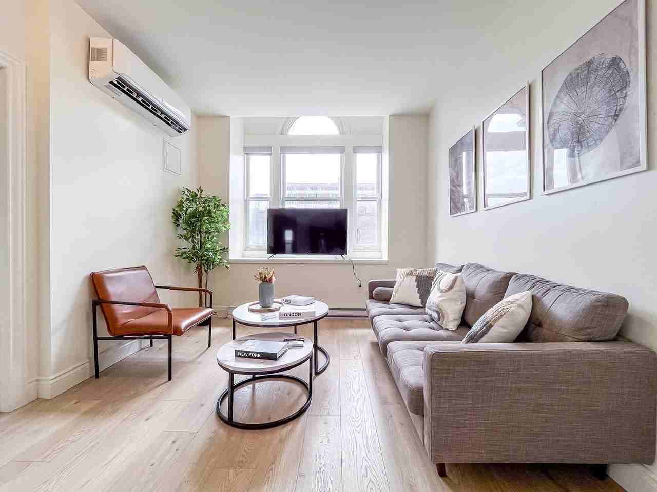 1427 Rue Pierce - Photo 2 of 12