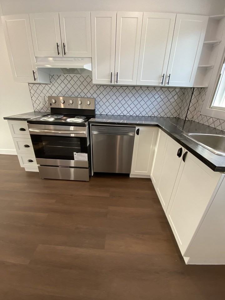 28e Avenue - Photo 4 of 10