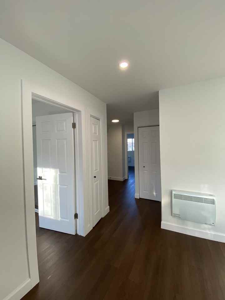 28e Avenue - Photo 5 of 10
