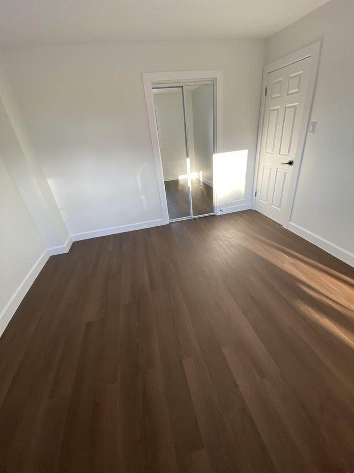 28e Avenue - Photo 6 of 10