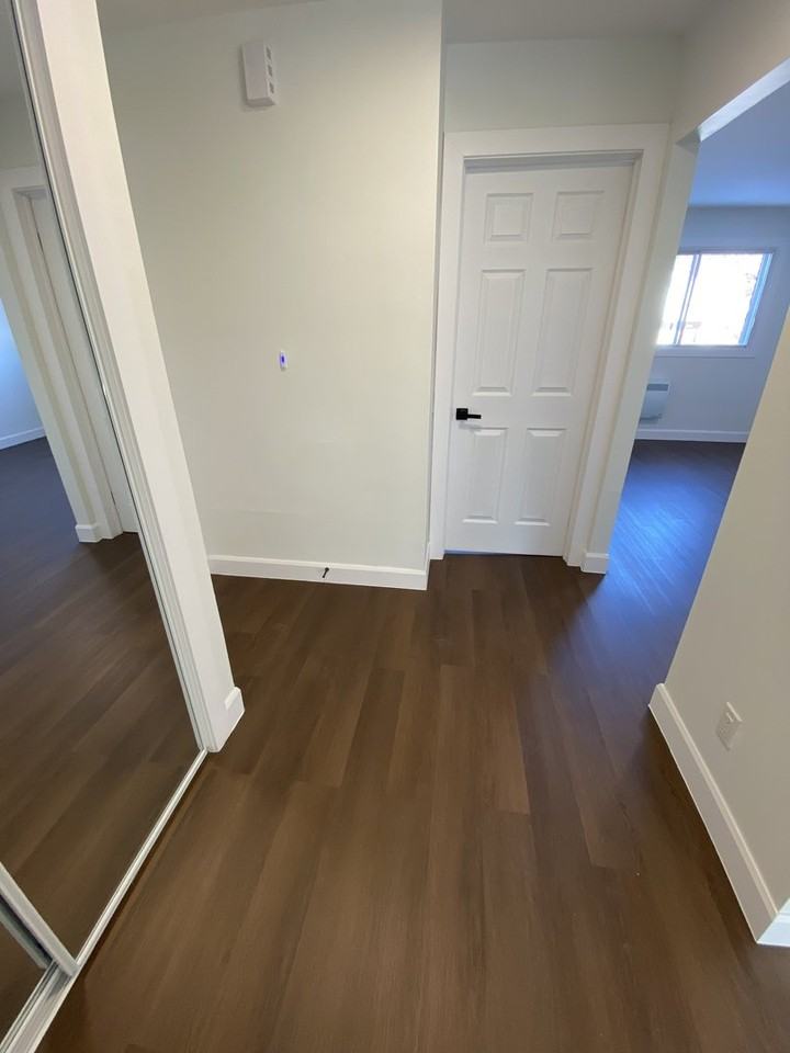 28e Avenue - Photo 7 of 10