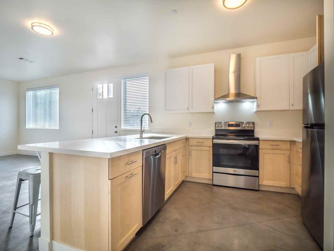 141 Toledo St #141TOLEDO - Photo 5 of 16