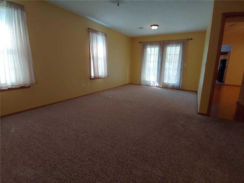 2112 Ford St - Photo 6 of 14