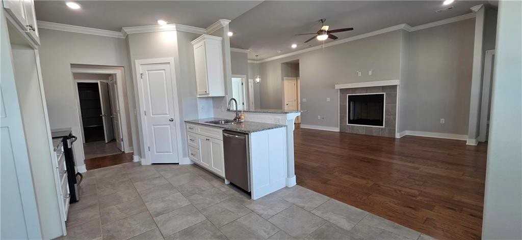 995 Jameson St - Photo 3 of 10