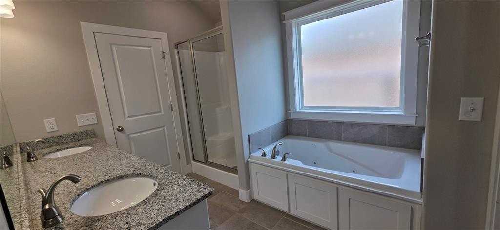 995 Jameson St - Photo 6 of 10