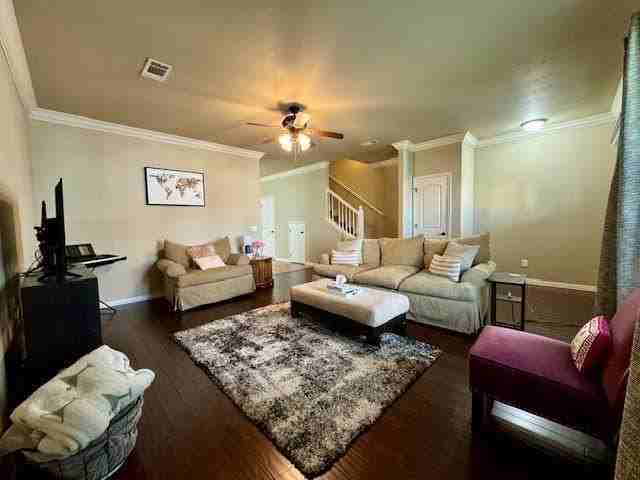 592 N Longfellow Ln - Photo 4 of 20