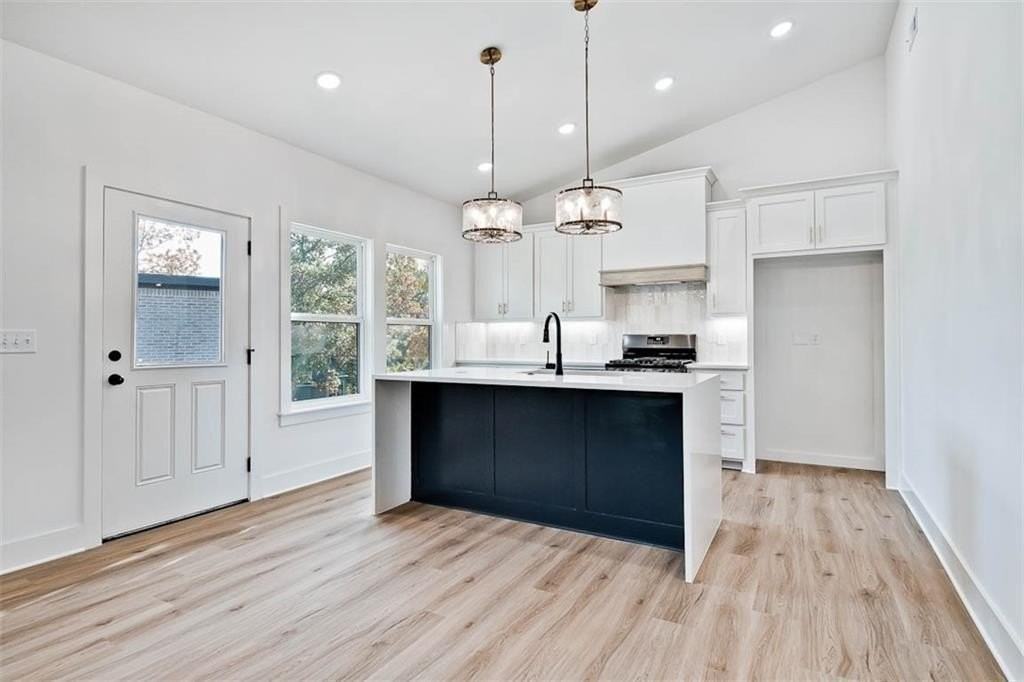 17 Islay Dr - Photo 4 of 26