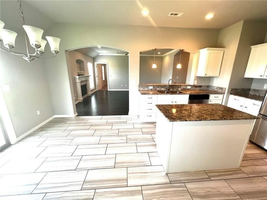 131 Sullivans Way - Photo 2 of 9