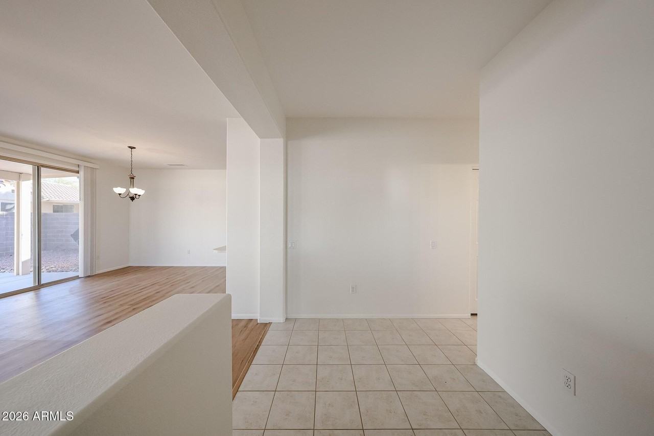 16149 W Quail Creek Ln - Photo 6 of 48