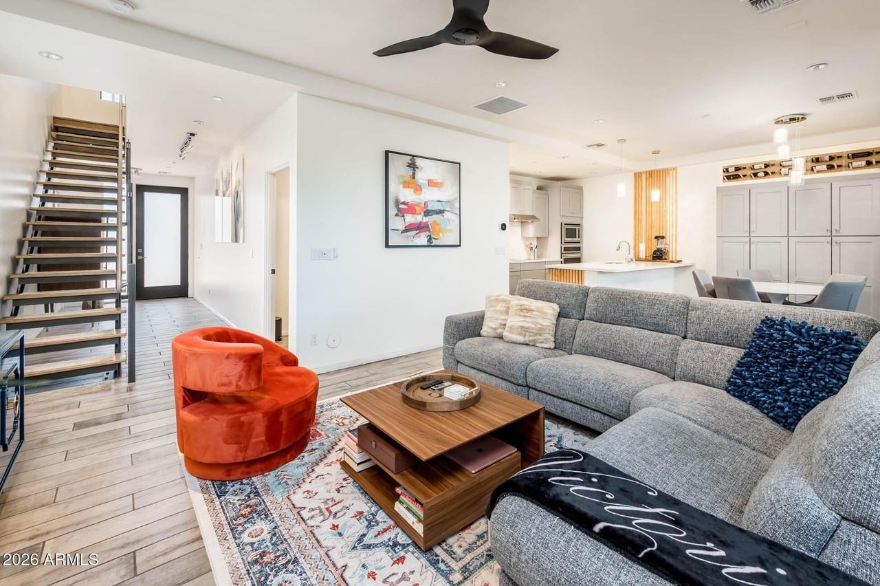 4416 N 27th Way - Photo 5 of 46