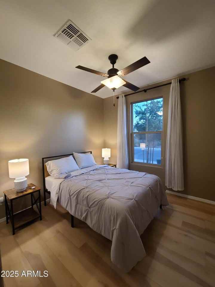 1666 E Lee Dr - Photo 3 of 30