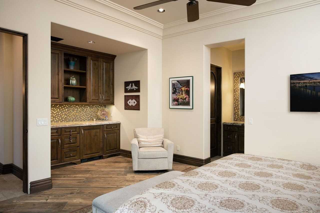 19481 N 98th Pl - Photo 5 of 34