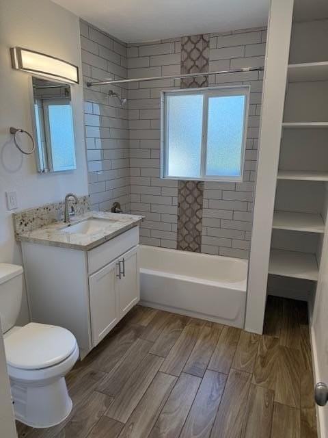 2537 E Clarendon Ave Apt 2 - Photo 4 of 12