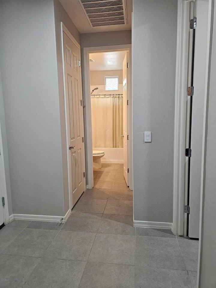 15092 W Portland St - Photo 7 of 29