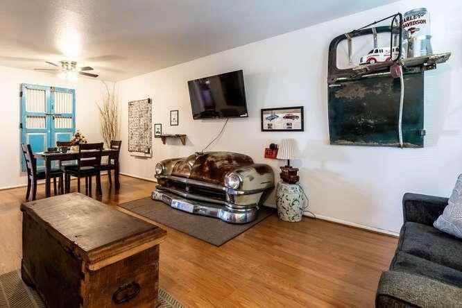 10545 W Coggins Dr - Photo 3 of 20