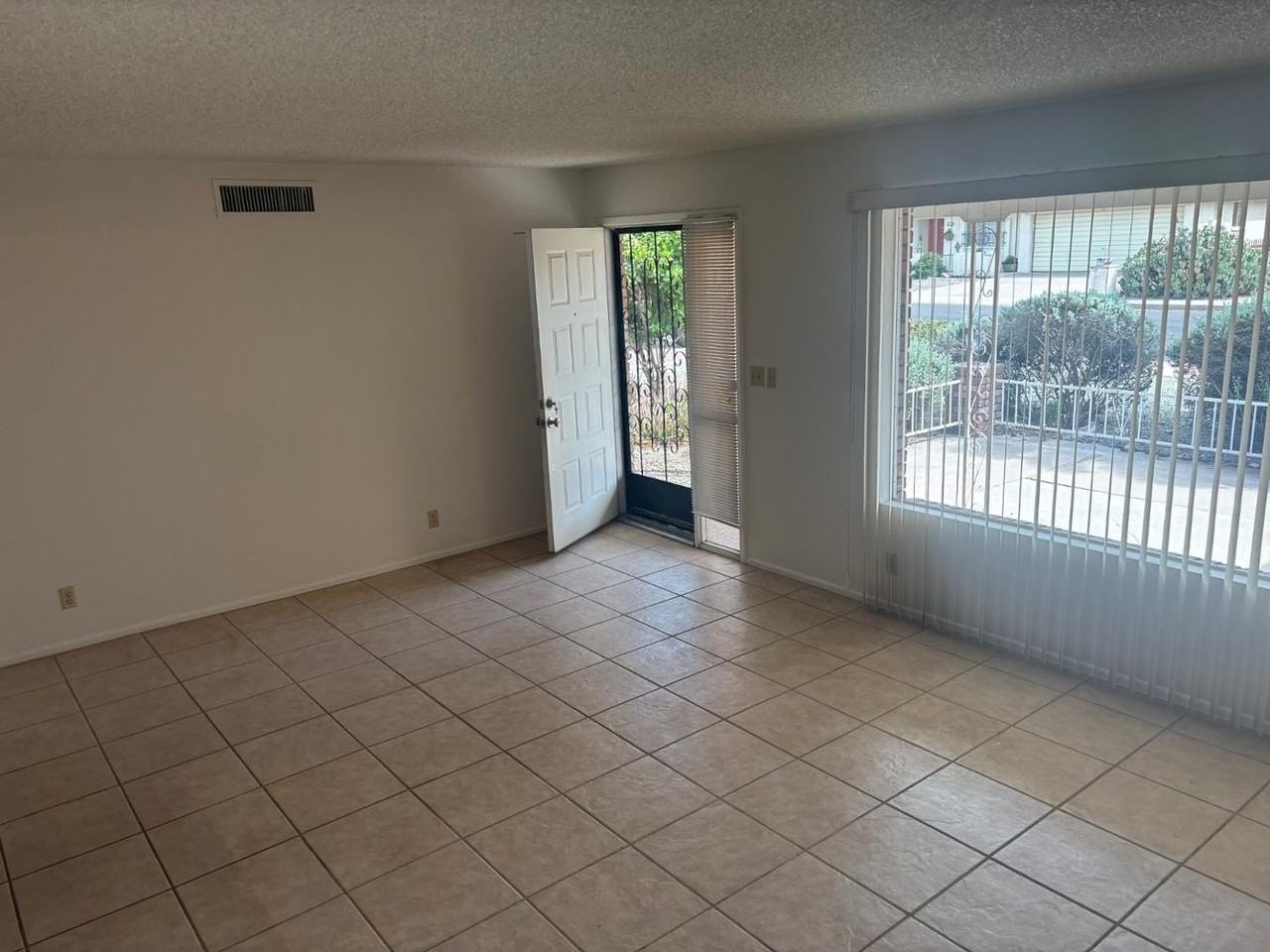 4218 E Crescent Ave - Photo 4 of 20