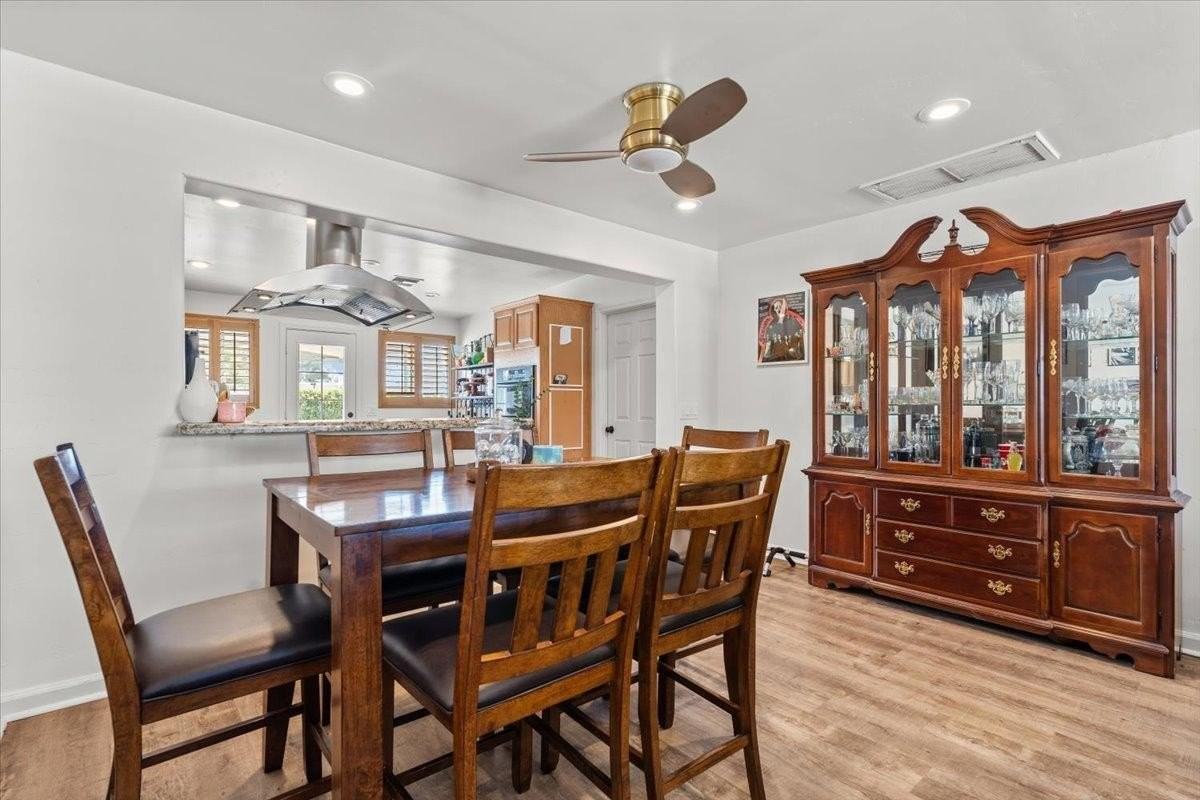 535 W 19th St - Photo 6 of 20