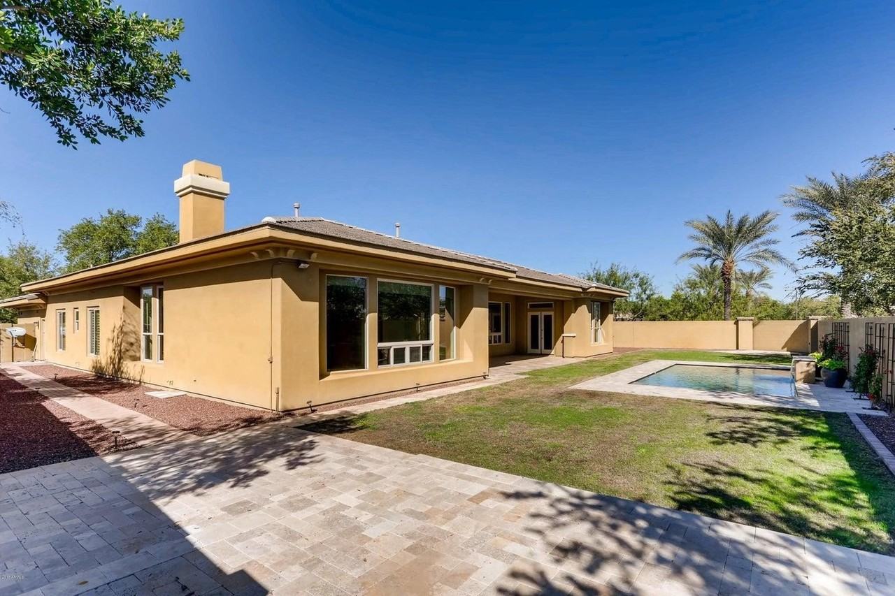 15865 W Vernon Ave - Photo 3 of 26