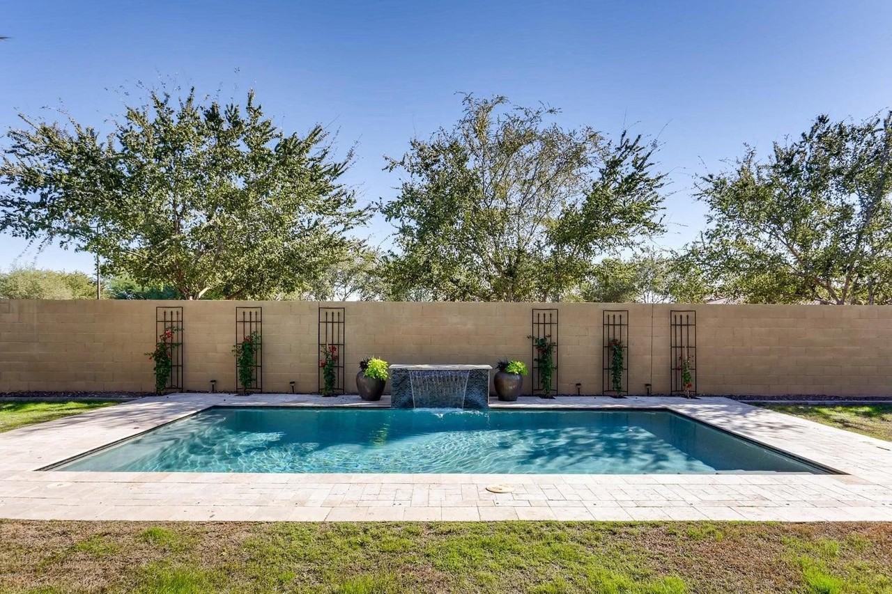 15865 W Vernon Ave - Photo 6 of 26