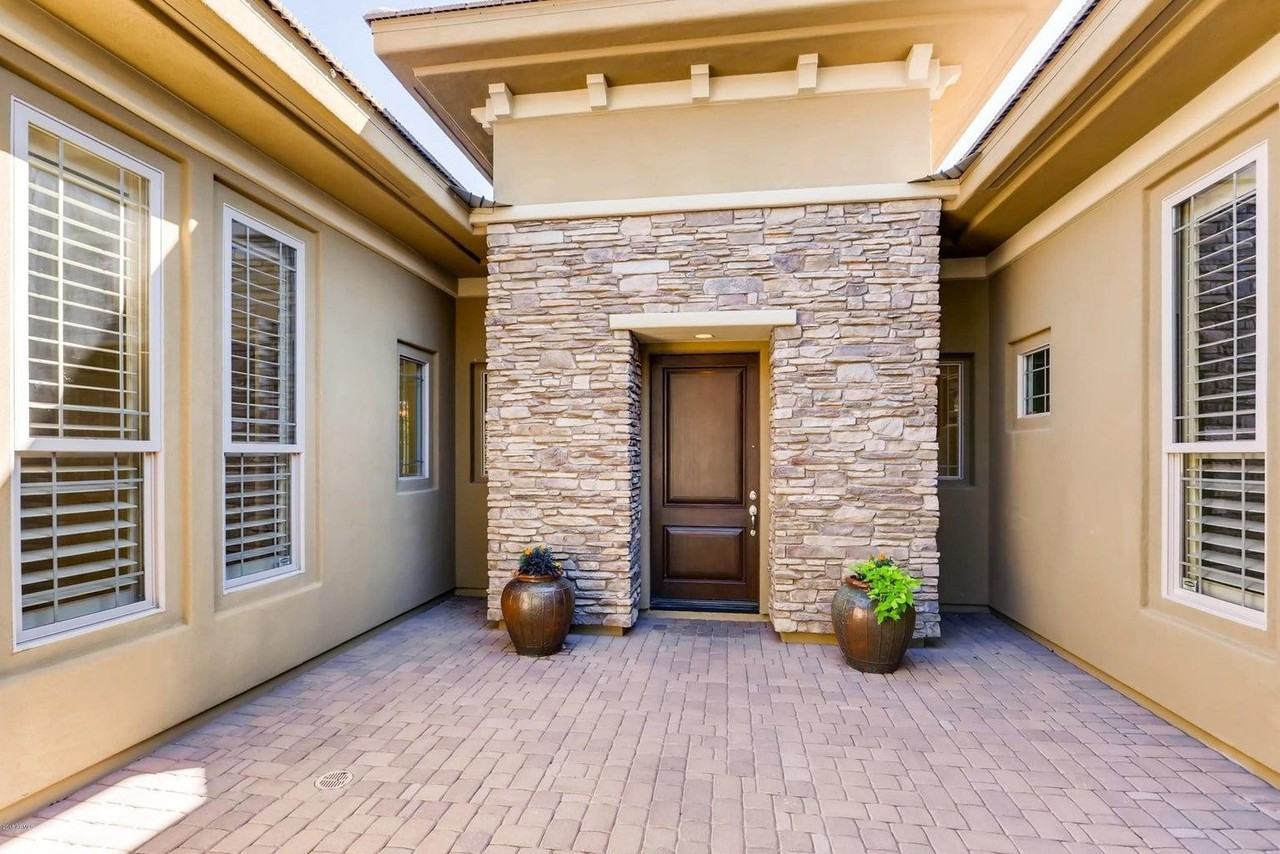 15865 W Vernon Ave - Photo 7 of 26