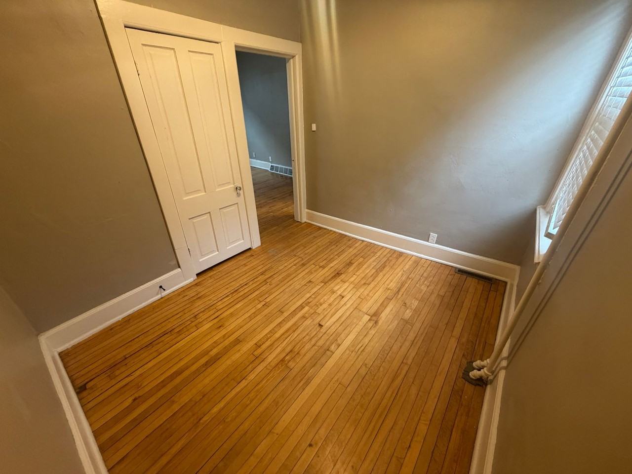 1729 N Warren Ave - Photo 3 of 16