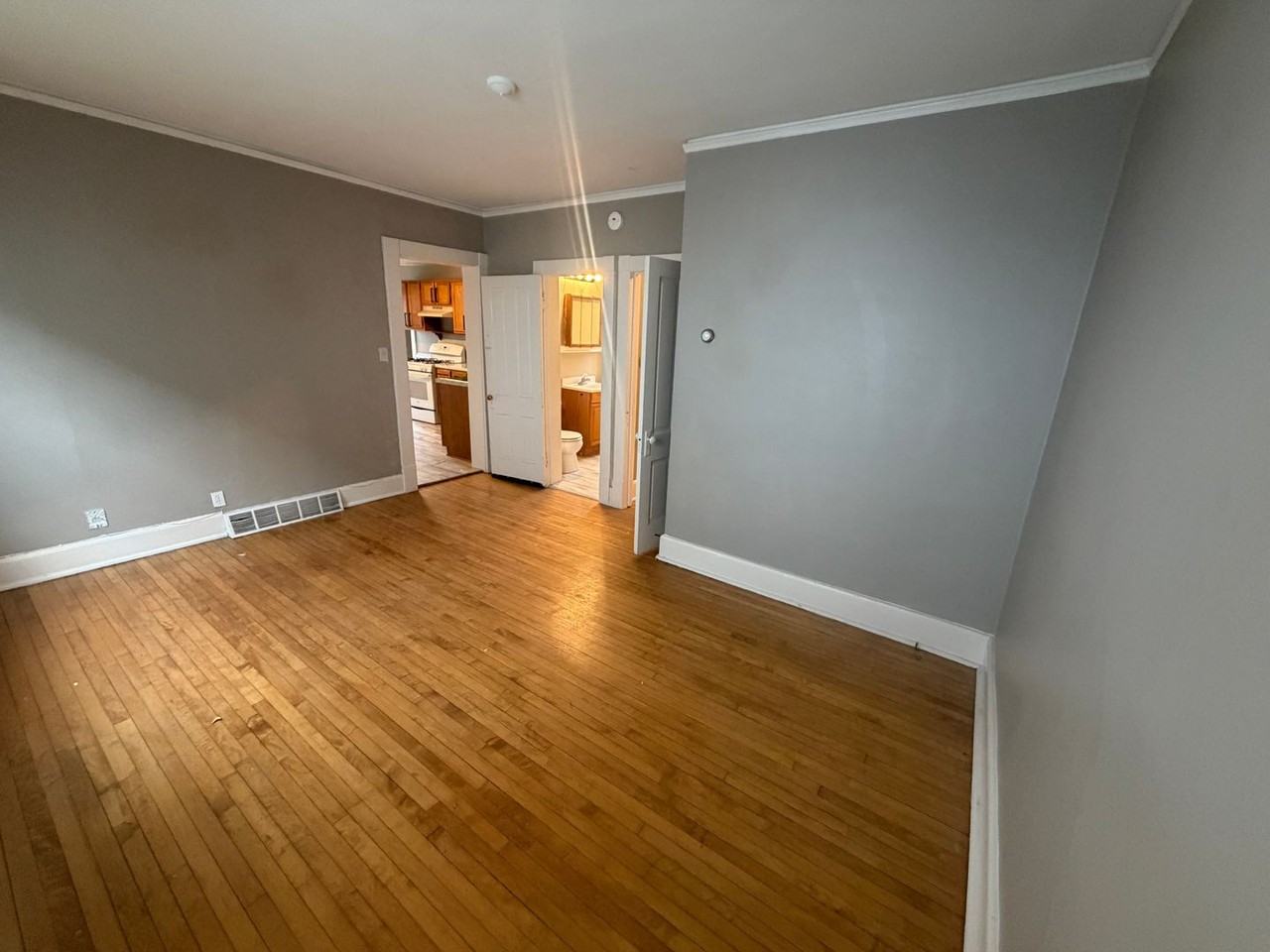 1729 N Warren Ave - Photo 5 of 16