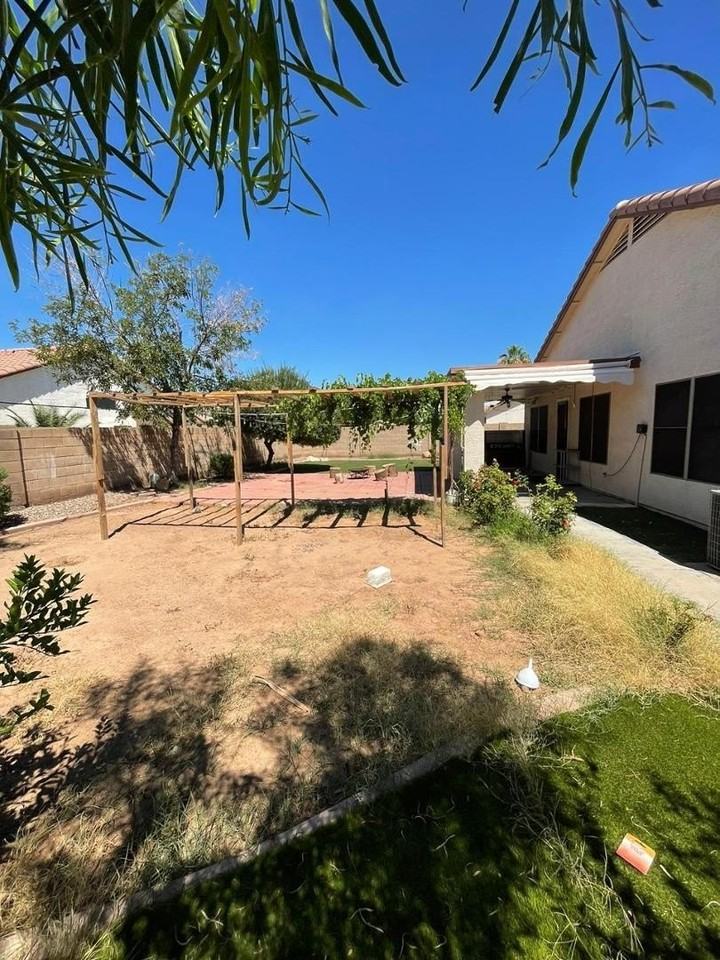 2460 E Whitten St - Photo 2 of 15