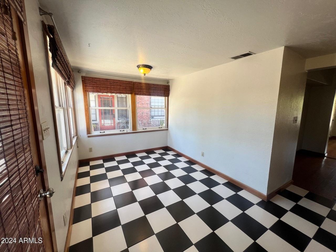 902 E Palm Ln Apt A - Photo 2 of 30