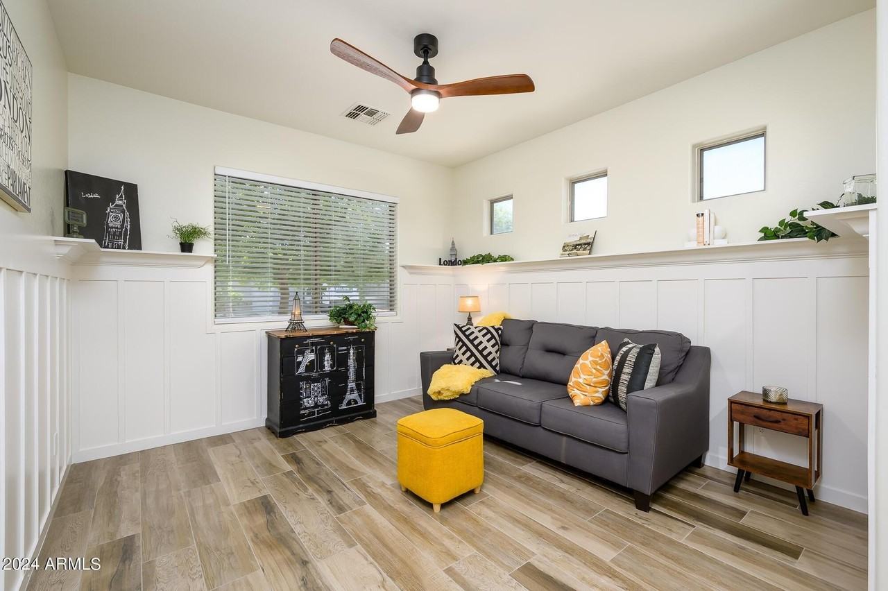 17618 W Crocus Dr - Photo 5 of 34