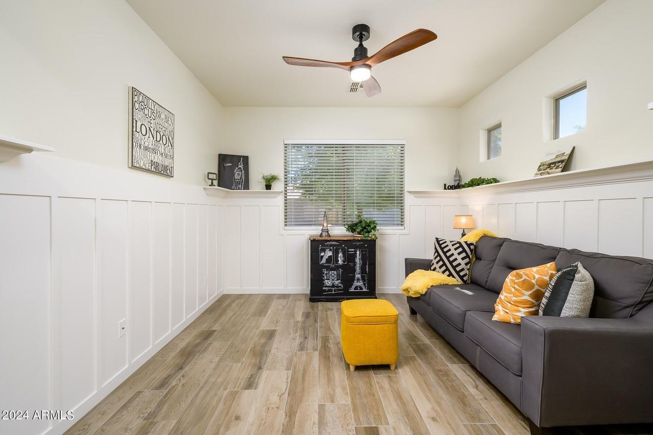 17618 W Crocus Dr - Photo 6 of 34