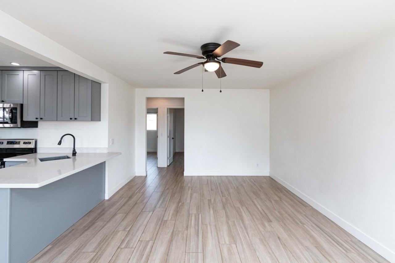 114 E Elliot Rd - Photo 6 of 12