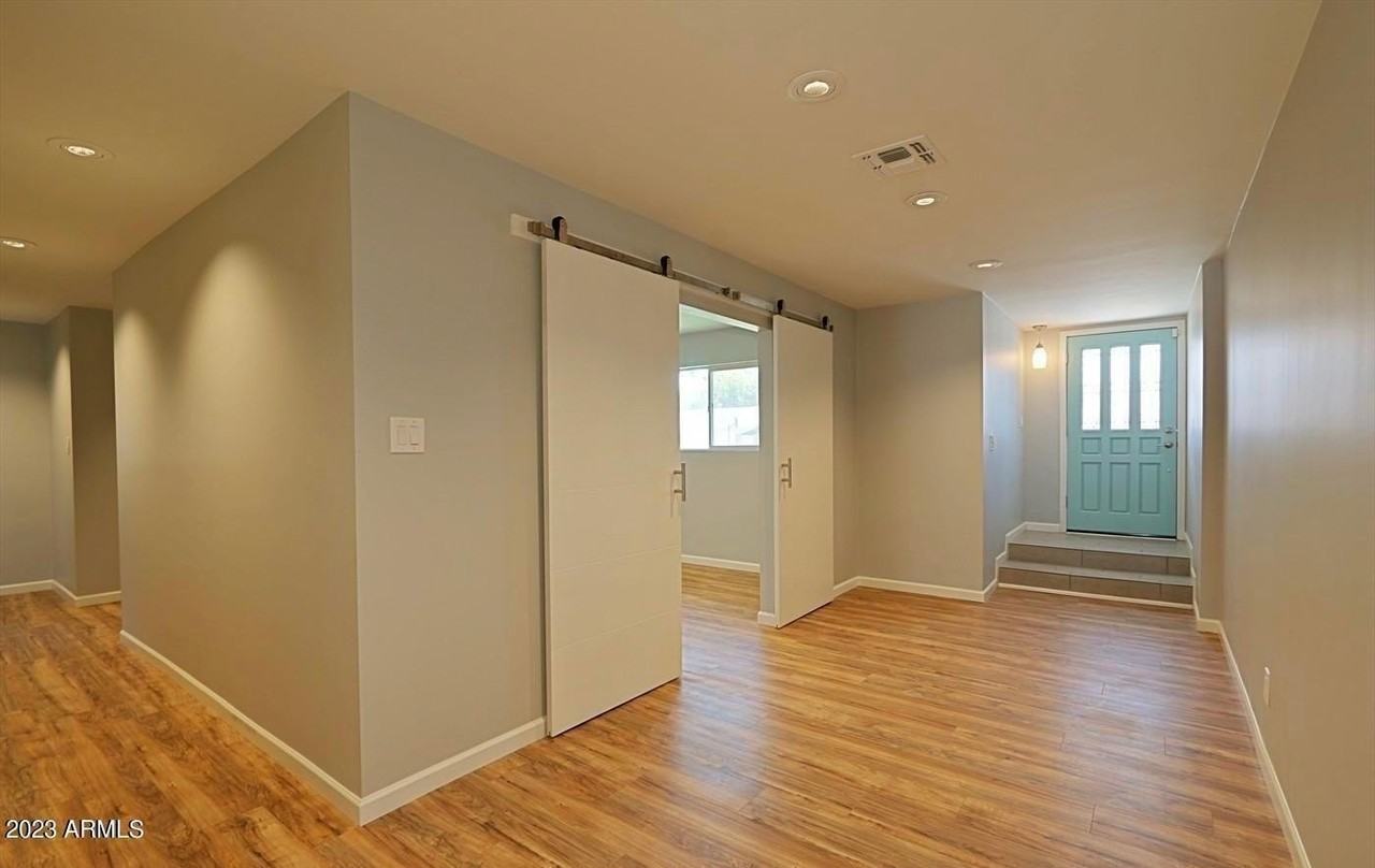 14 E Balboa Dr - Photo 2 of 5