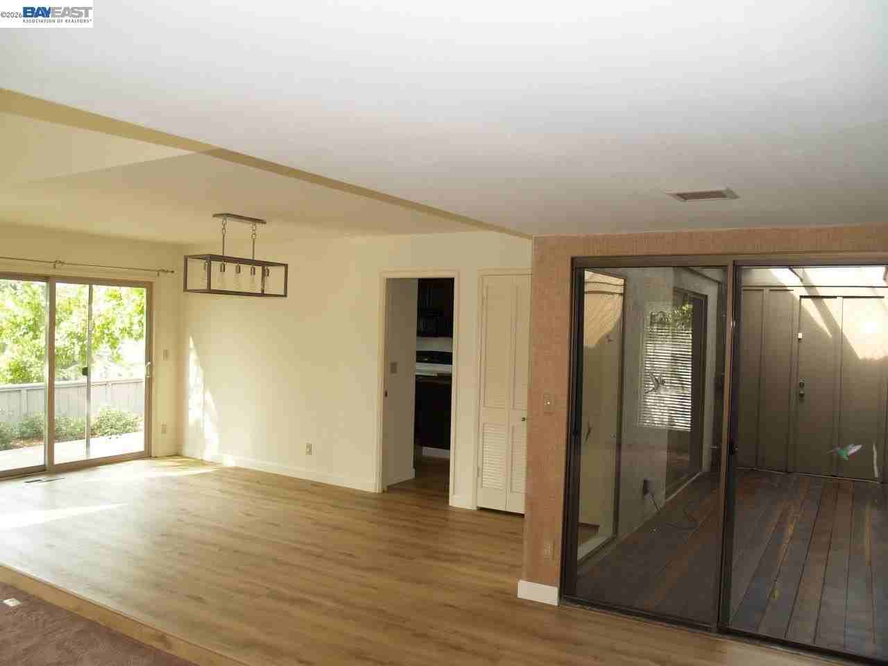 703 Paradise Valley Ct S - Photo 6 of 29