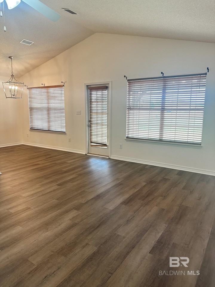 2700 Hampton Park Cir - Photo 4 of 17