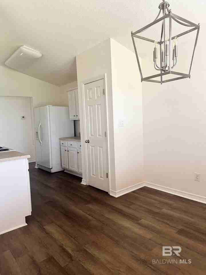 2700 Hampton Park Cir - Photo 5 of 17