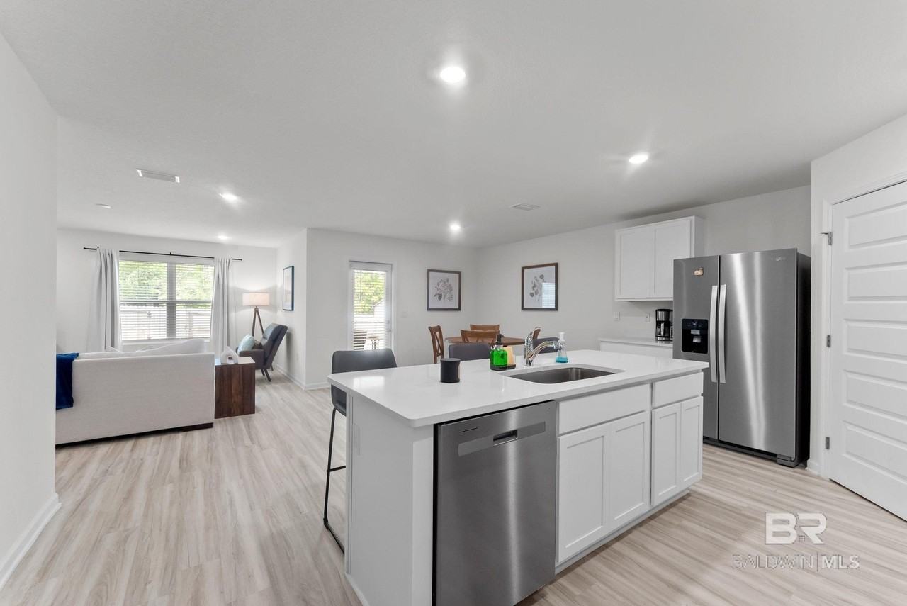 15807 Laurelbrooke Loop - Photo 2 of 36