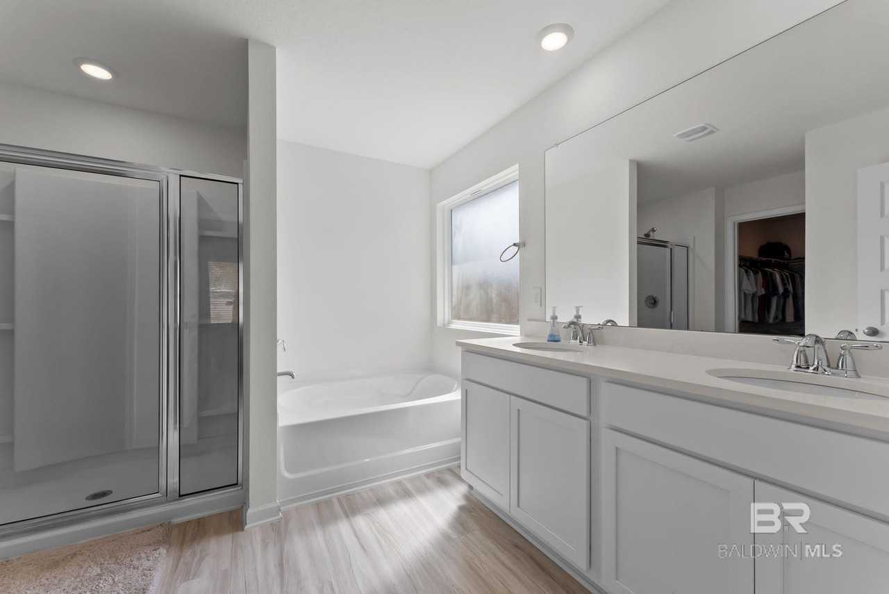 15807 Laurelbrooke Loop - Photo 3 of 36