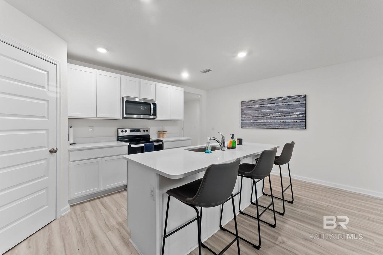 15807 Laurelbrooke Loop - Photo 4 of 36