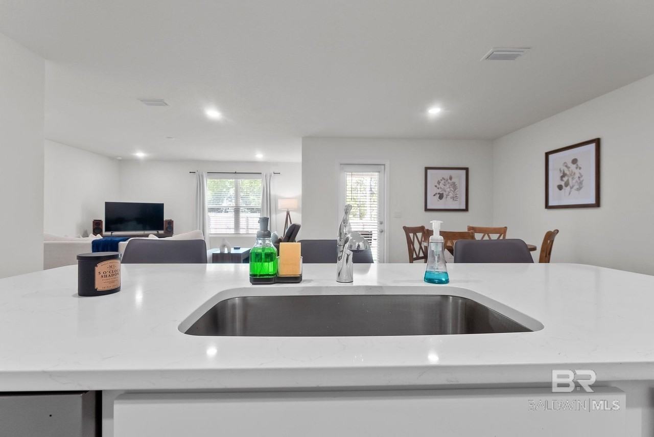 15807 Laurelbrooke Loop - Photo 5 of 36