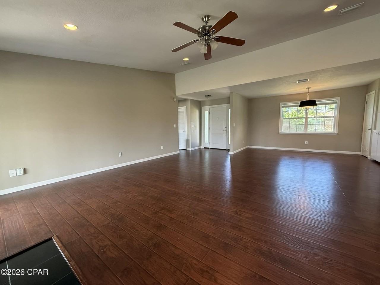 101 Saratoga Pl - Photo 5 of 27