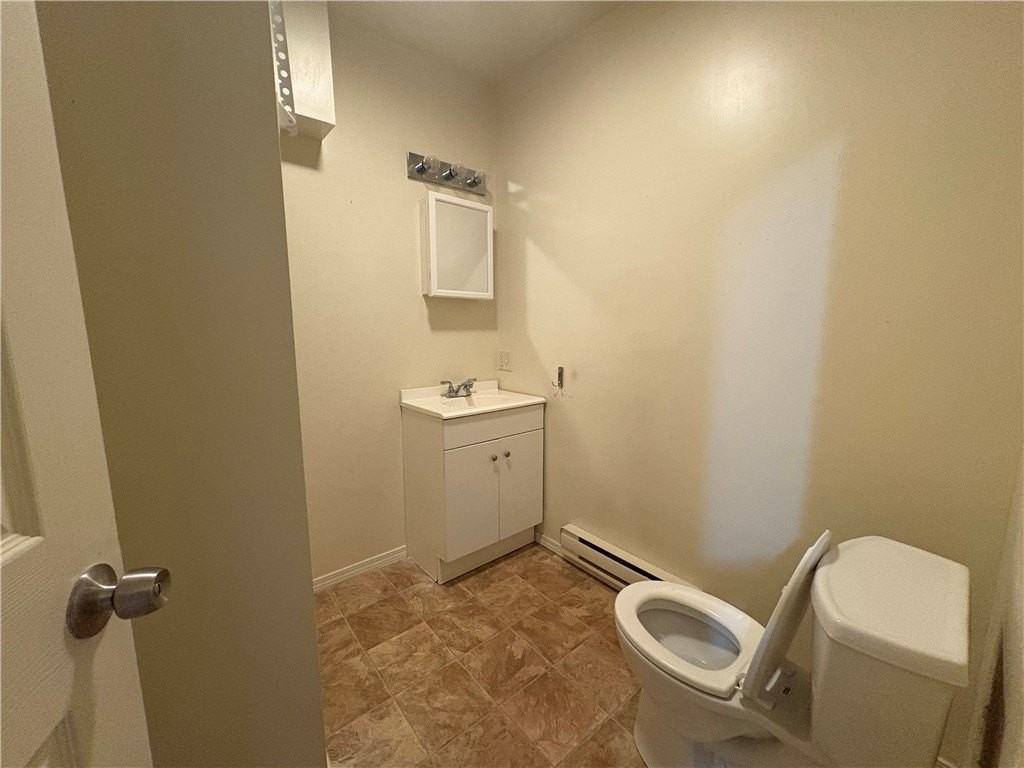 2 Cliff St Apt B - Photo 3 of 6