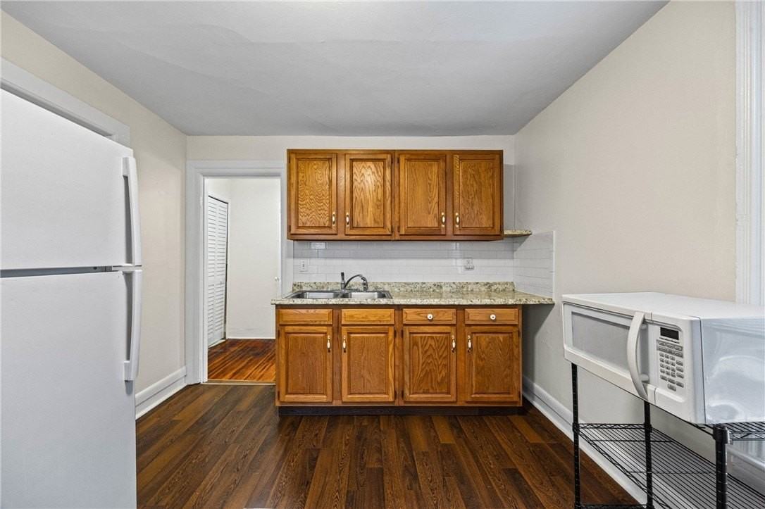 75 Hamilton St - Photo 6 of 12