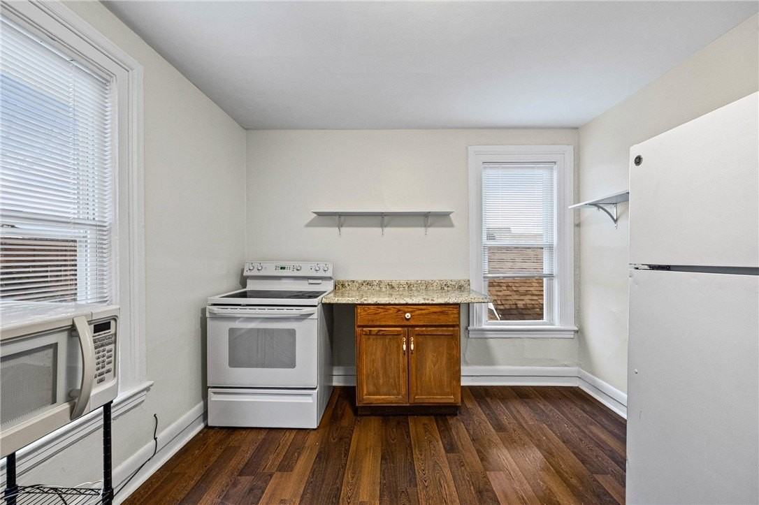 75 Hamilton St - Photo 7 of 12