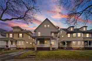 164 Laburnam Cres - Photo 1 of 1