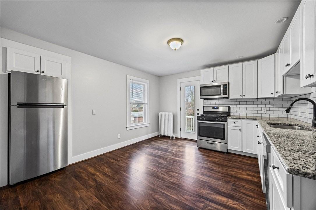 164 Laburnam Cres - Photo 4 of 20